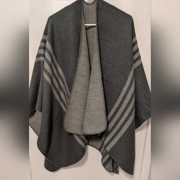 3/$20 Reversible Poncho, Grey - Picture 1 of 3